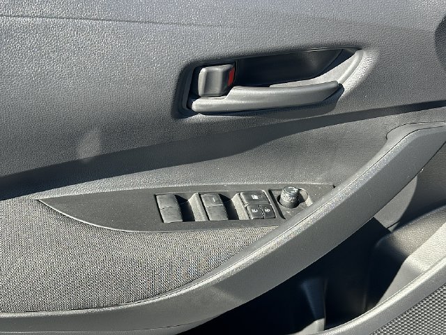Used 2023  Toyota LE image 21