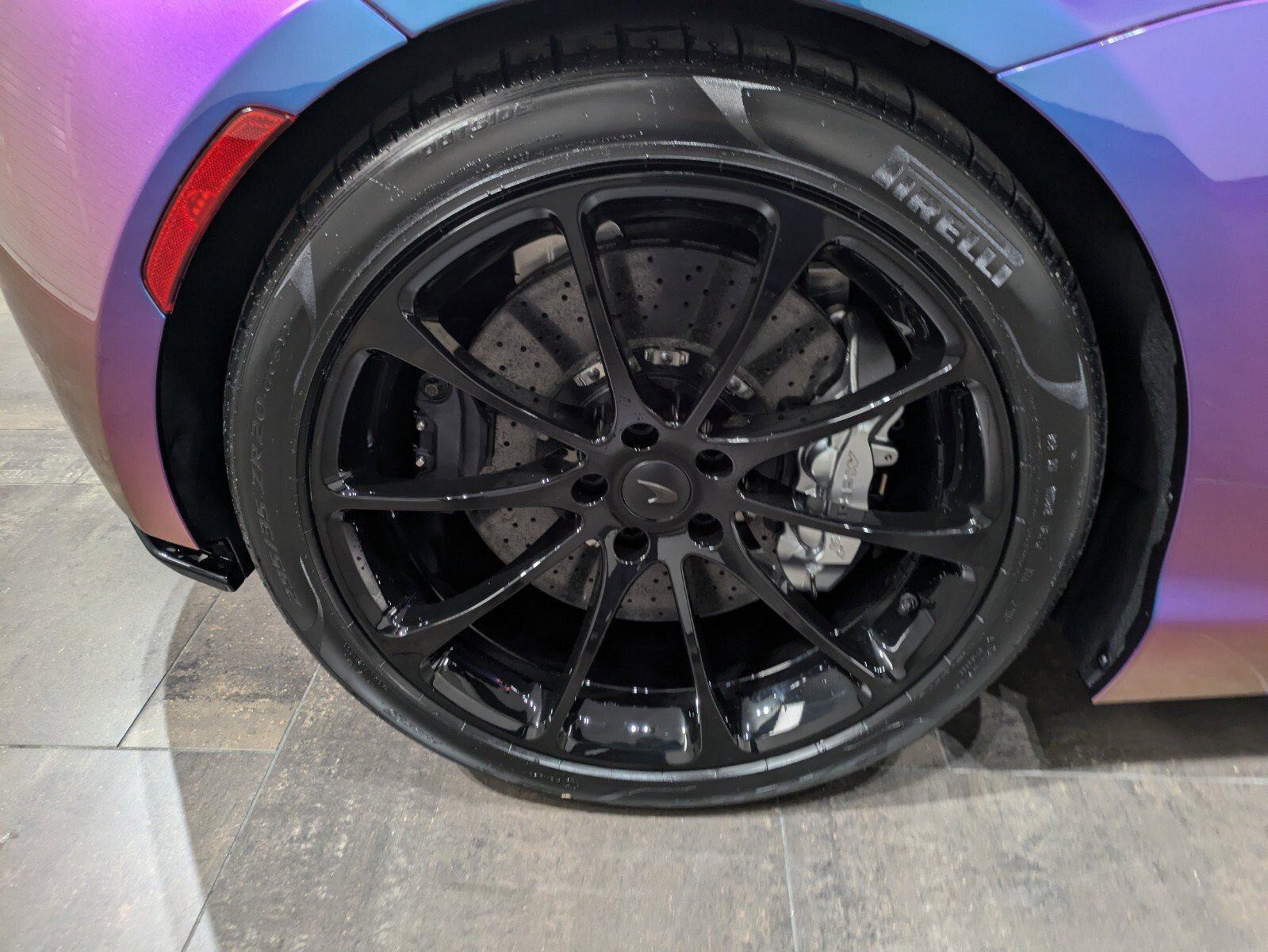 2025 McLaren Artura - Photo 10