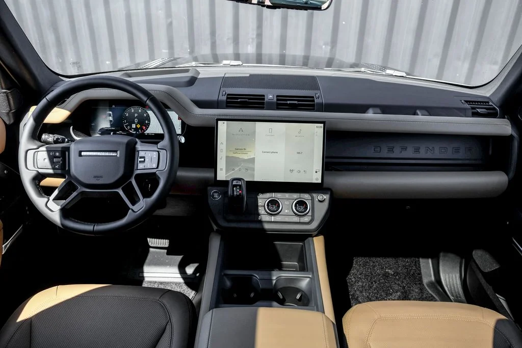 New 2026 Santorini Black Land Rover X-Dynamic SE image 21