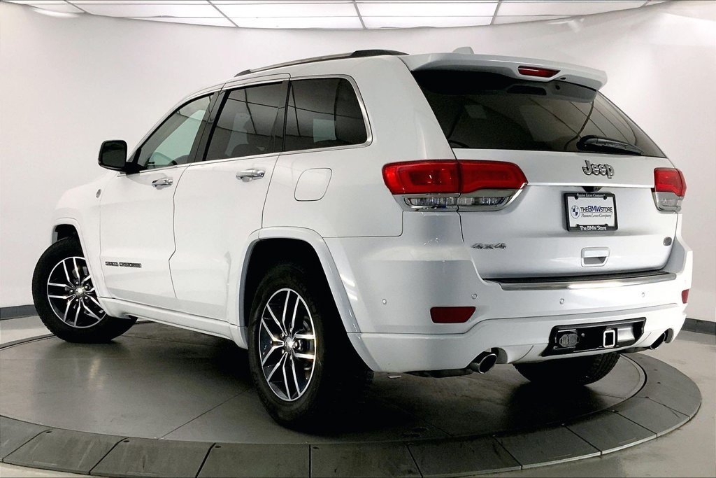 Used 2018 Ivory Jeep Overland image 10
