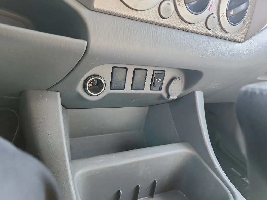 Used 2011 Black Toyota Base V6 (M6) image 21