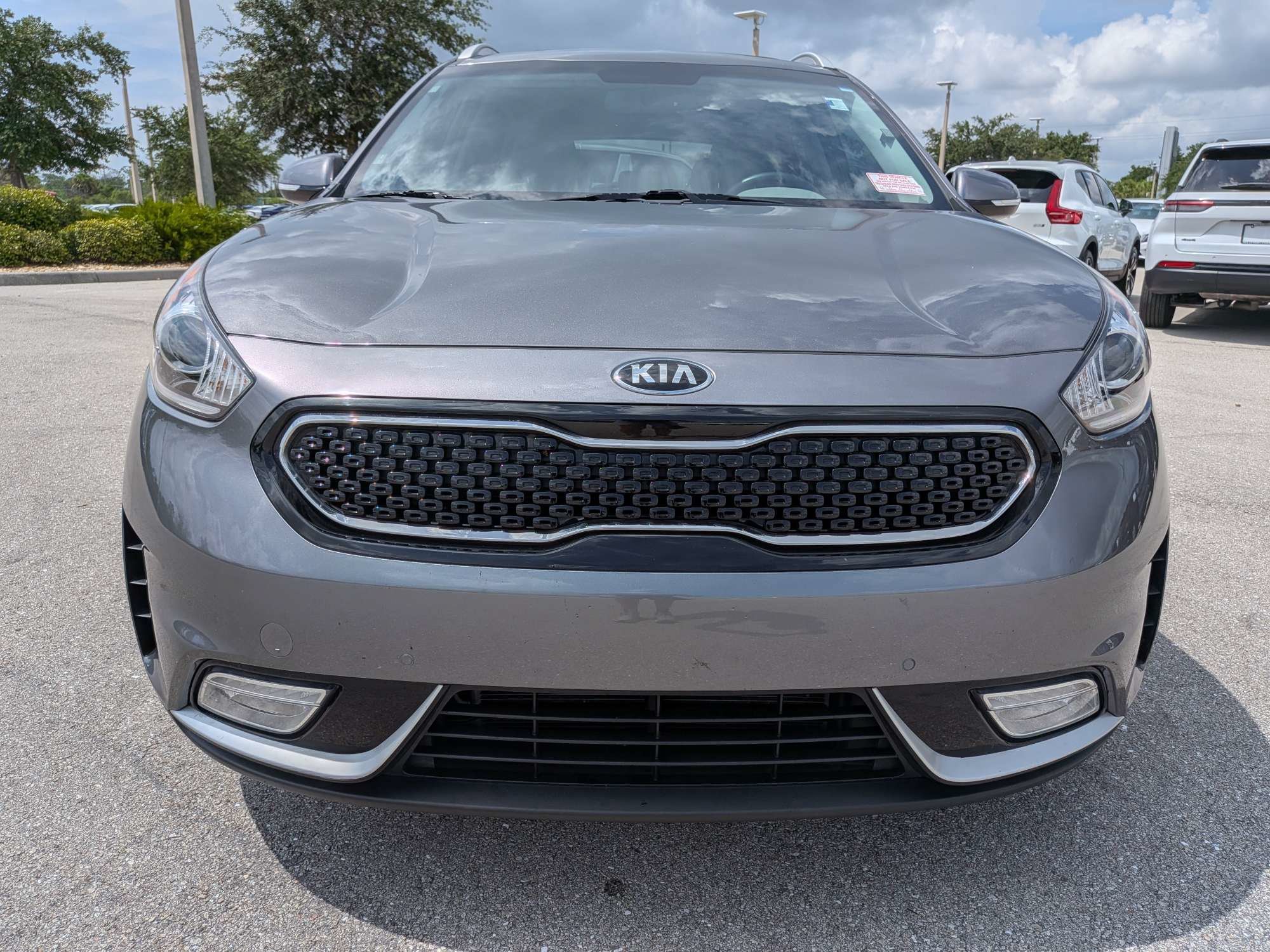 Used 2017 Metal Stream Kia Touring image 3
