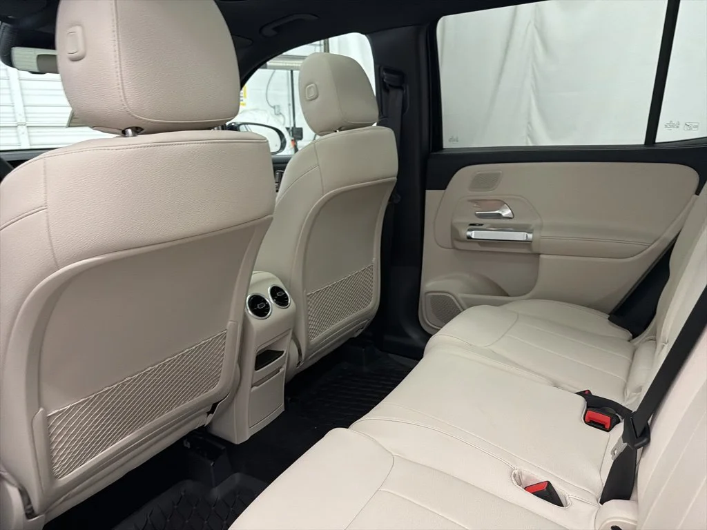 Used 2026 Black Mercedes-Benz GLB 250 image 17