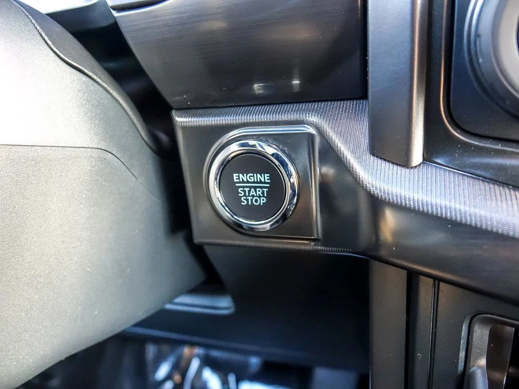 Used 2026 Agate Black Metallic Ford LARIAT image 20