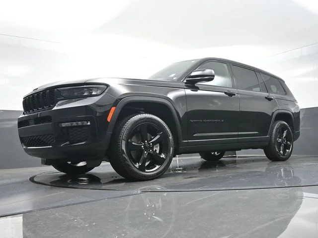 Used 2024 Black Jeep Limited image 35