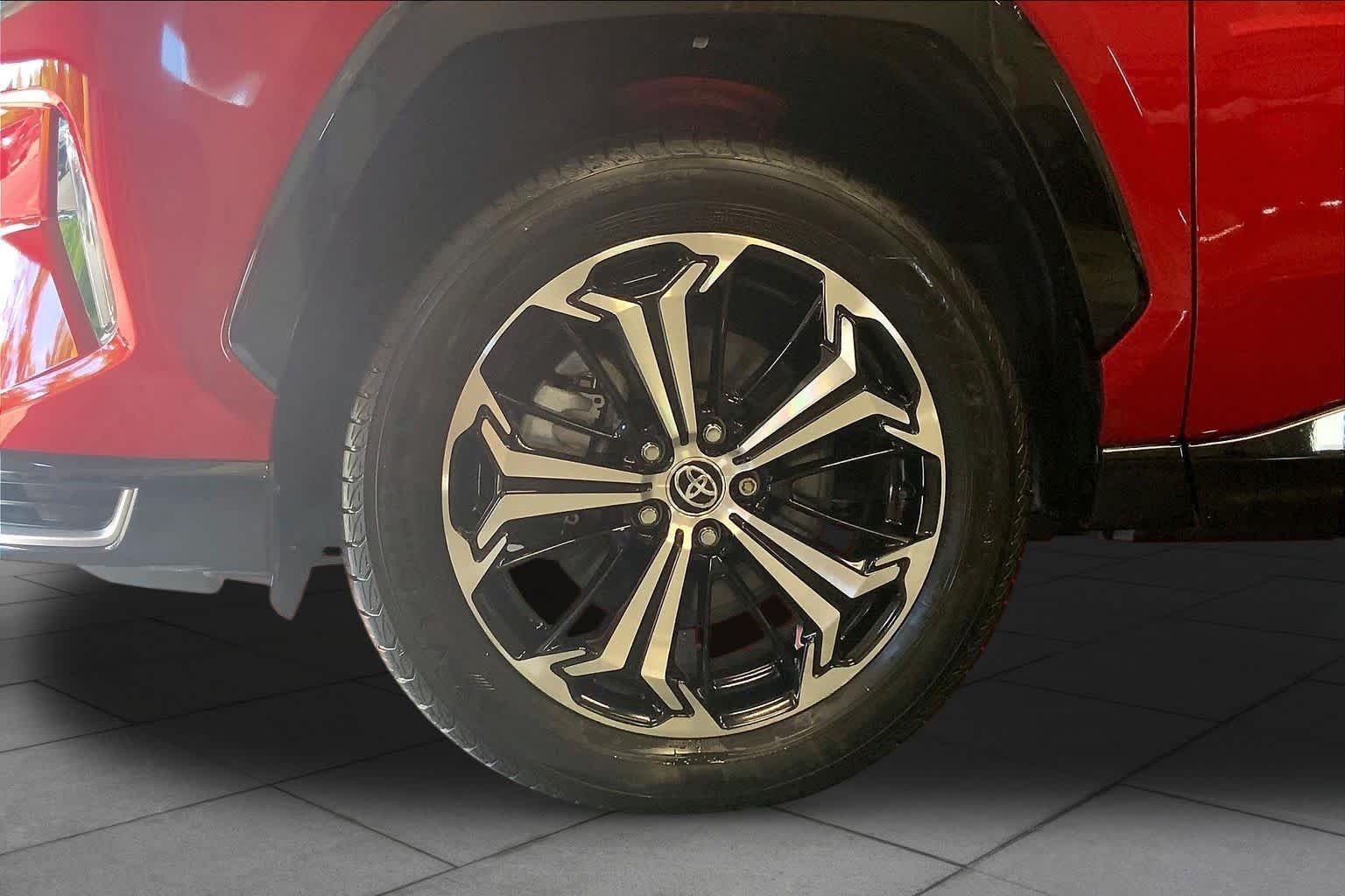 Used 2023 Supersonic Red/Midnight Black Metallic Toyota XSE image 11