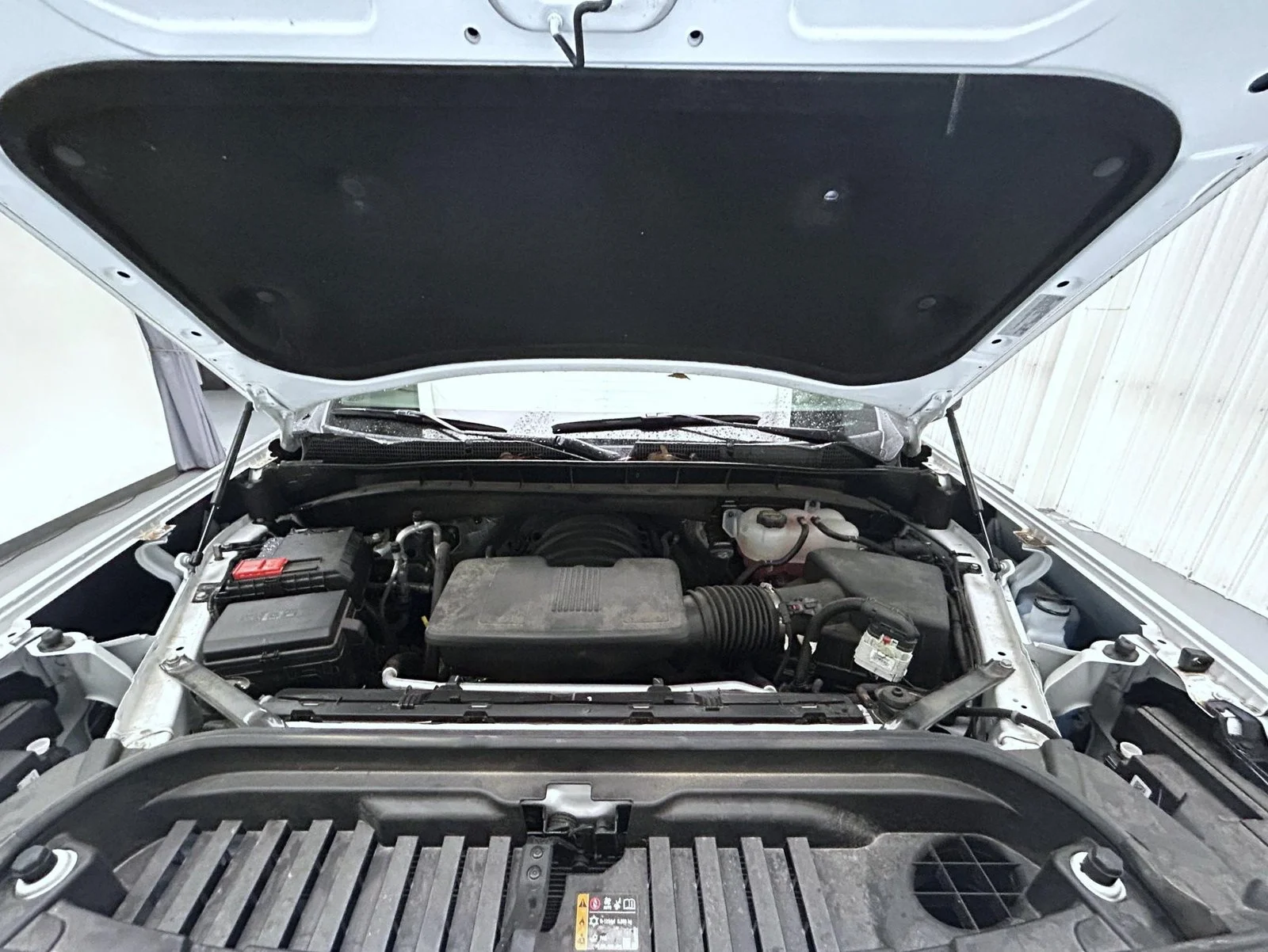 Used 2025 White GMC SLT image 24