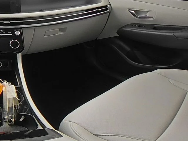 New 2026 White Hyundai SEL Premium image 38