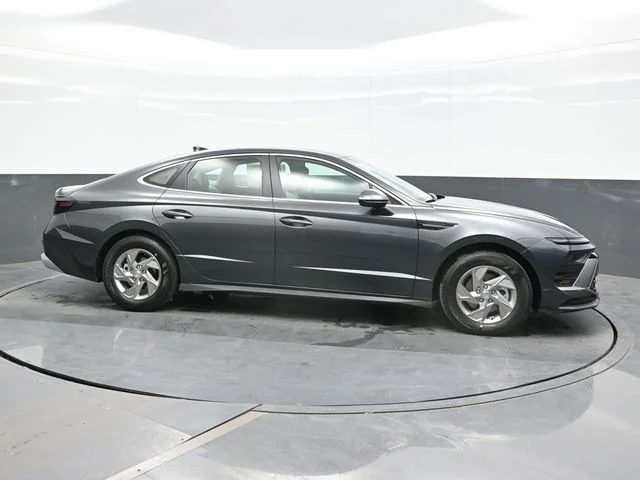 New 2026 Gray Hyundai SE image 8