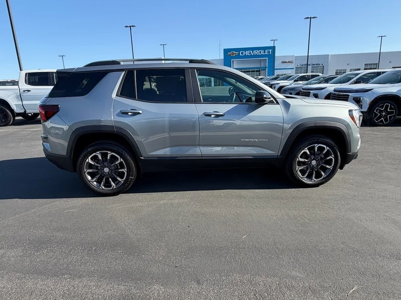 New 2027 Sterling Metallic GMC Elevation image 2