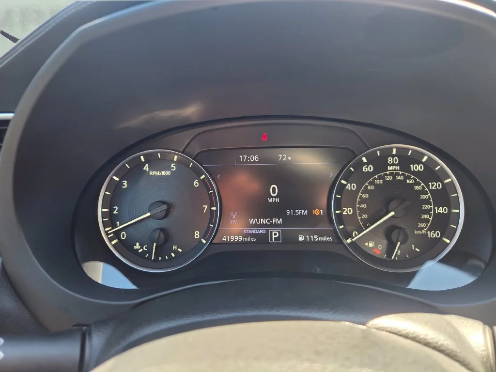 Used 2023 Black INFINITI LUXE image 24
