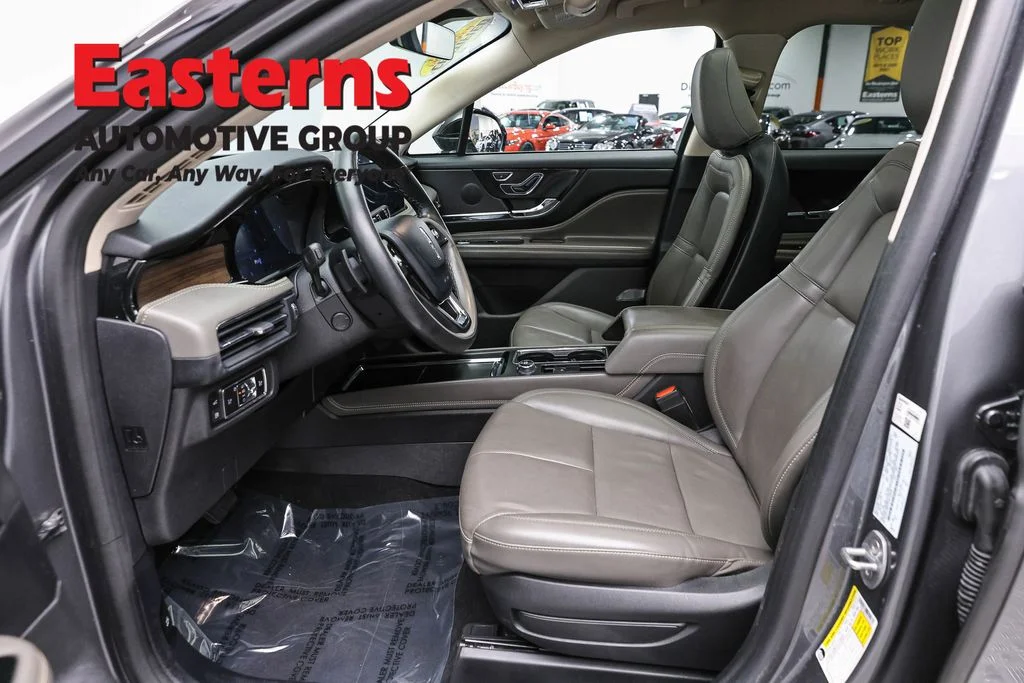 Used 2023 Gray Lincoln Grand Touring image 14