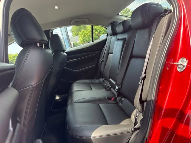 Used 2020 Red Mazda Select image 11