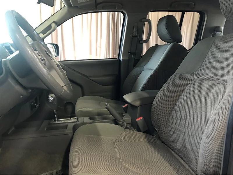 2015 Nissan Frontier SV - Photo 9