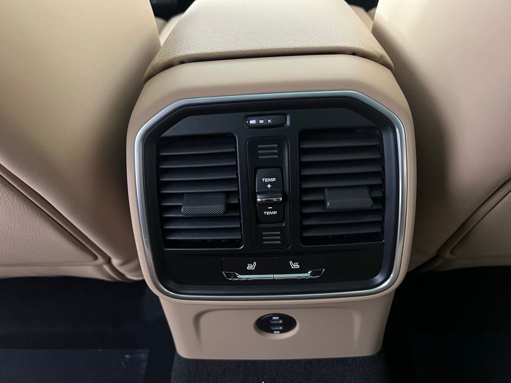 2026 Porsche Macan Base - Photo 24