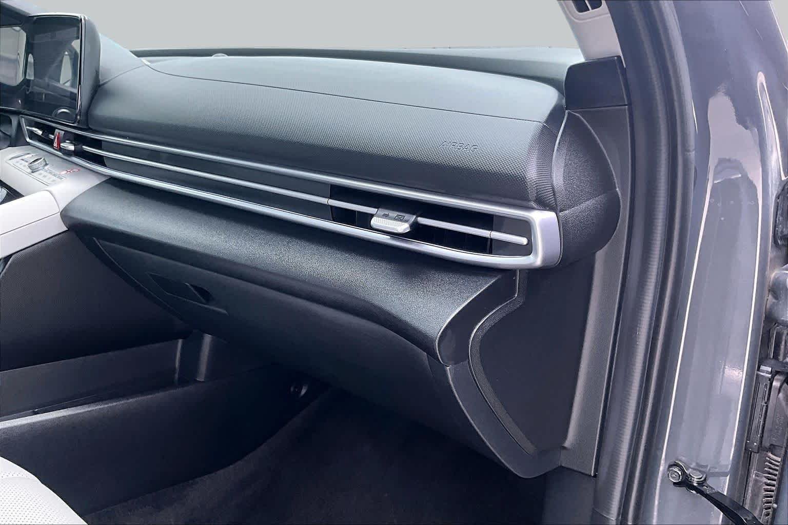 Used 2025 Ecotronic Gray Hyundai Limited image 18