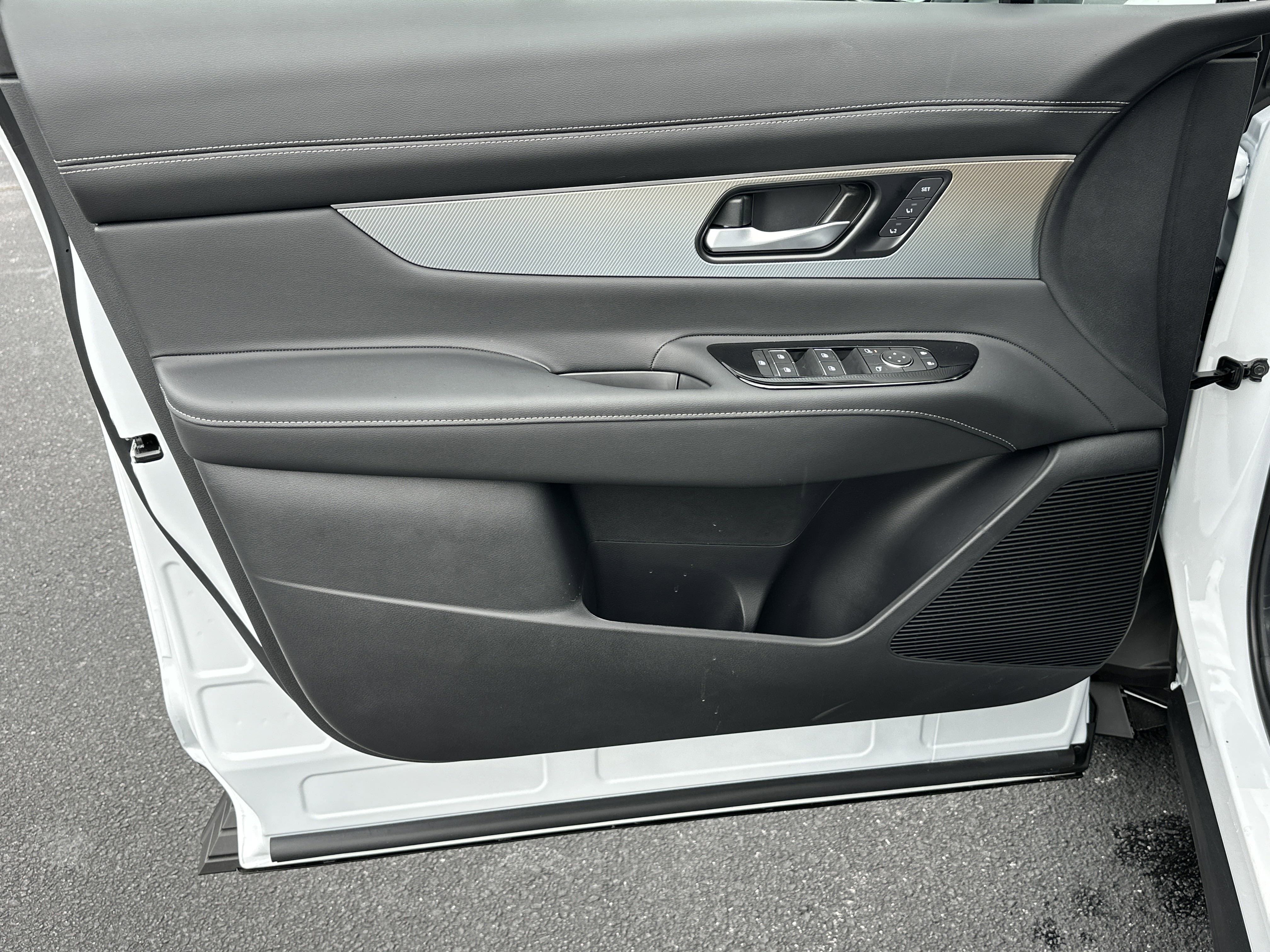 2025 Nissan Murano SL - Photo 11