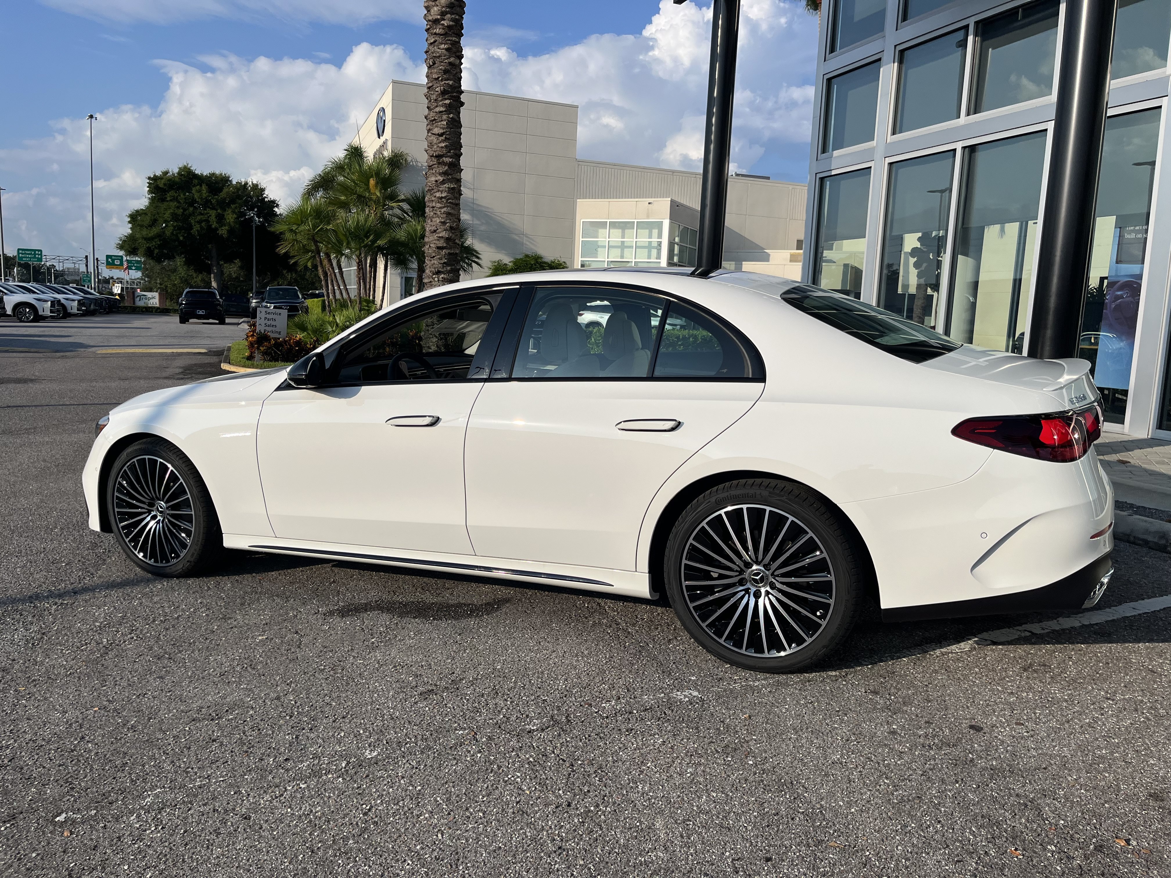 New 2027 POLAR WHITE Mercedes-Benz E 350 image 4