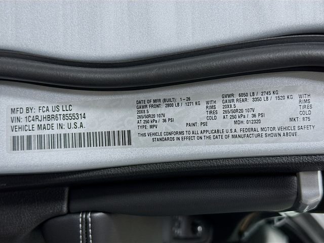 New 2026 Silver Zynith Exterior Paint Jeep Limited image 32
