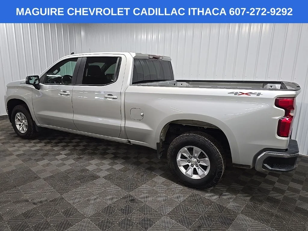 Used 2019  Chevrolet LT image 4