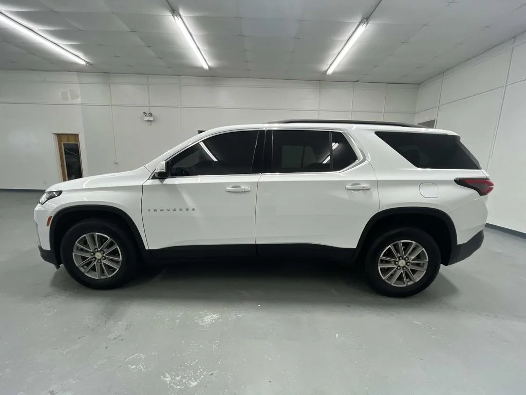 Used 2022 Summit White Chevrolet LT Cloth image 5