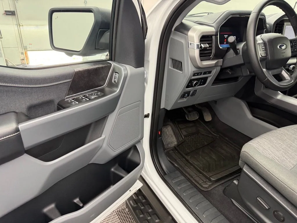 Used 2023 White Ford XLT image 19