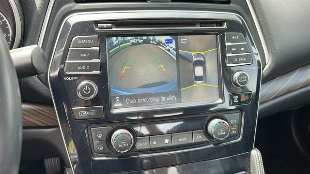 Used 2018 Silver Nissan Platinum image 17