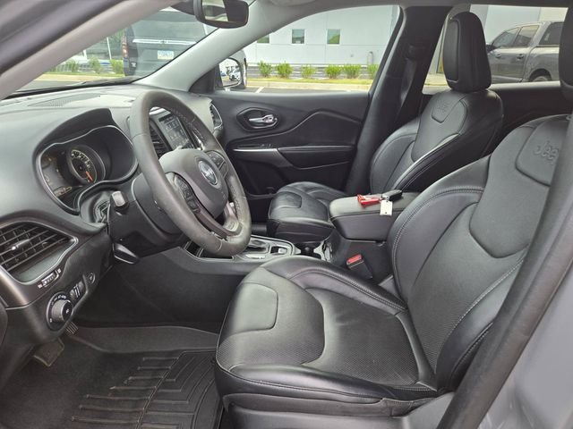 Used 2022 Gray Jeep Latitude Lux image 18