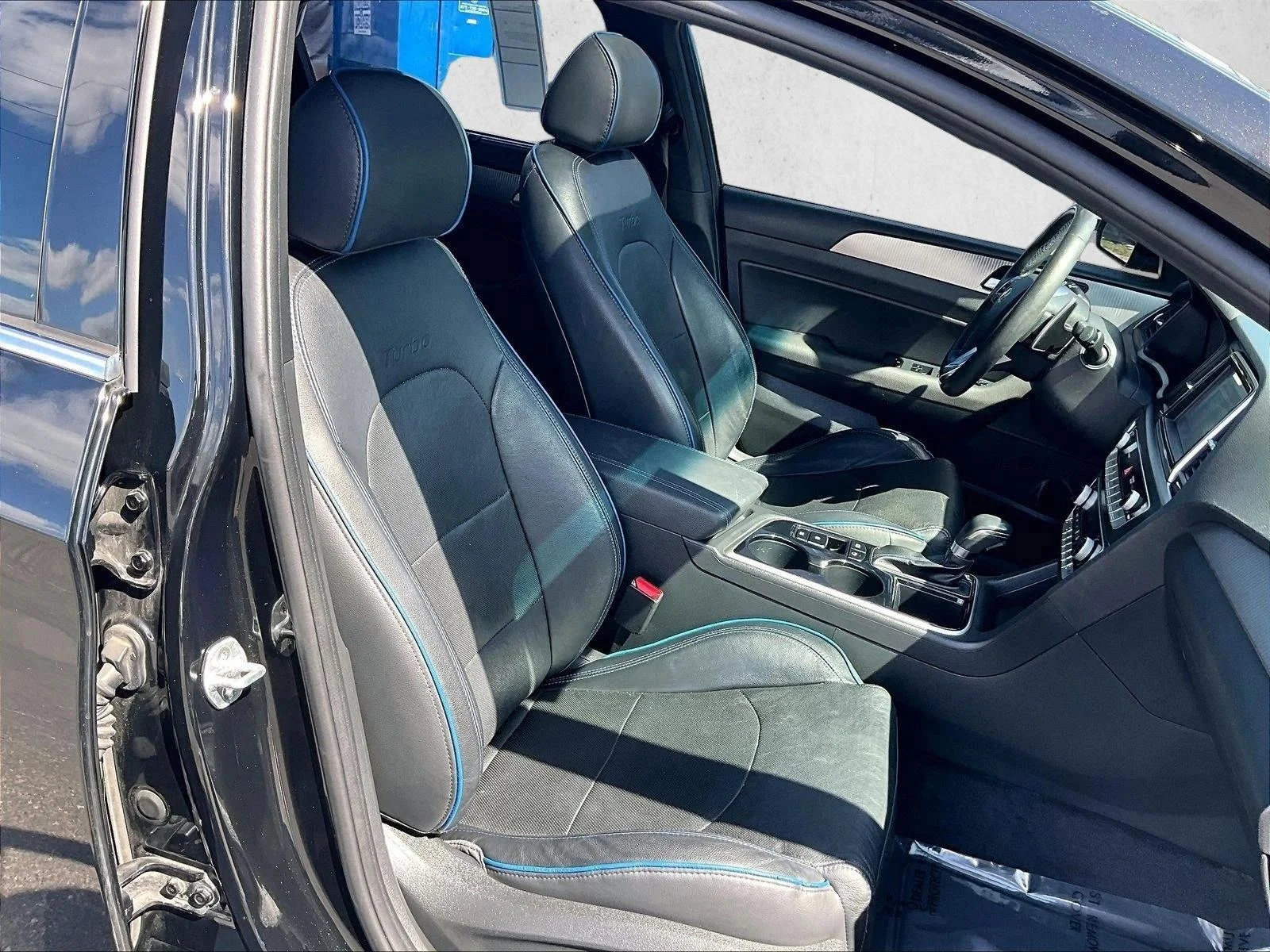 Used 2018 Phantom Black Hyundai Limited image 9