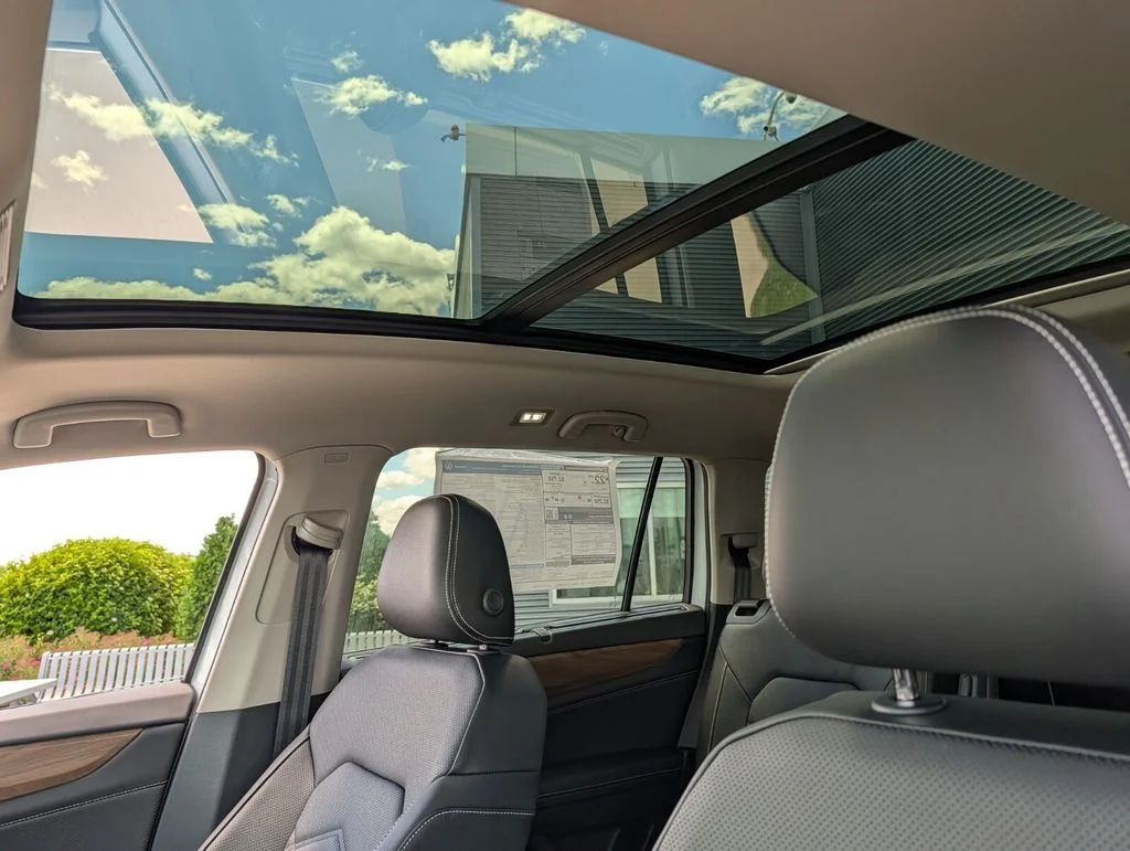 New 2026 White Volkswagen 2.0T SE w/Technology image 12