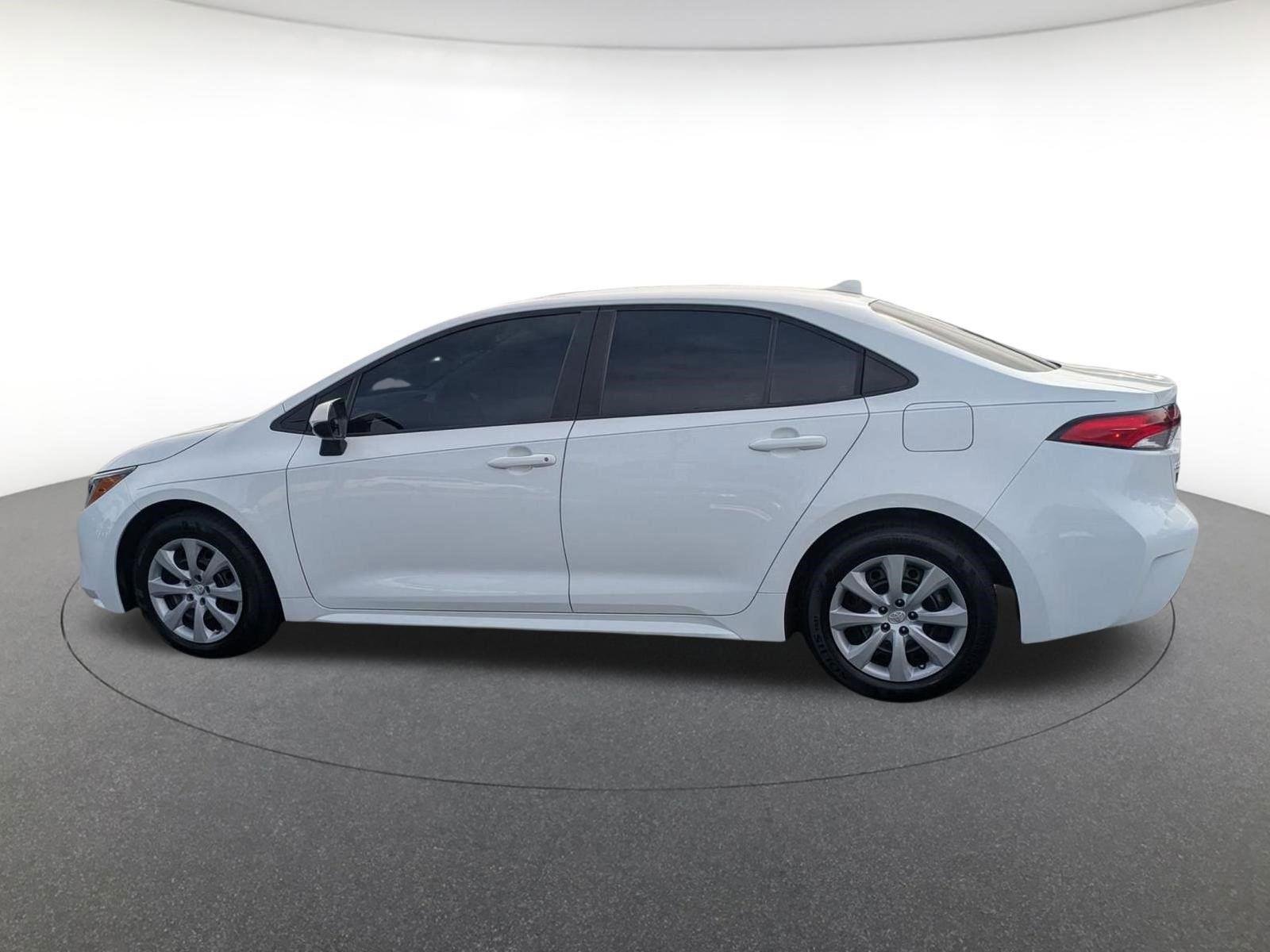Used 2022 White Toyota LE image 7