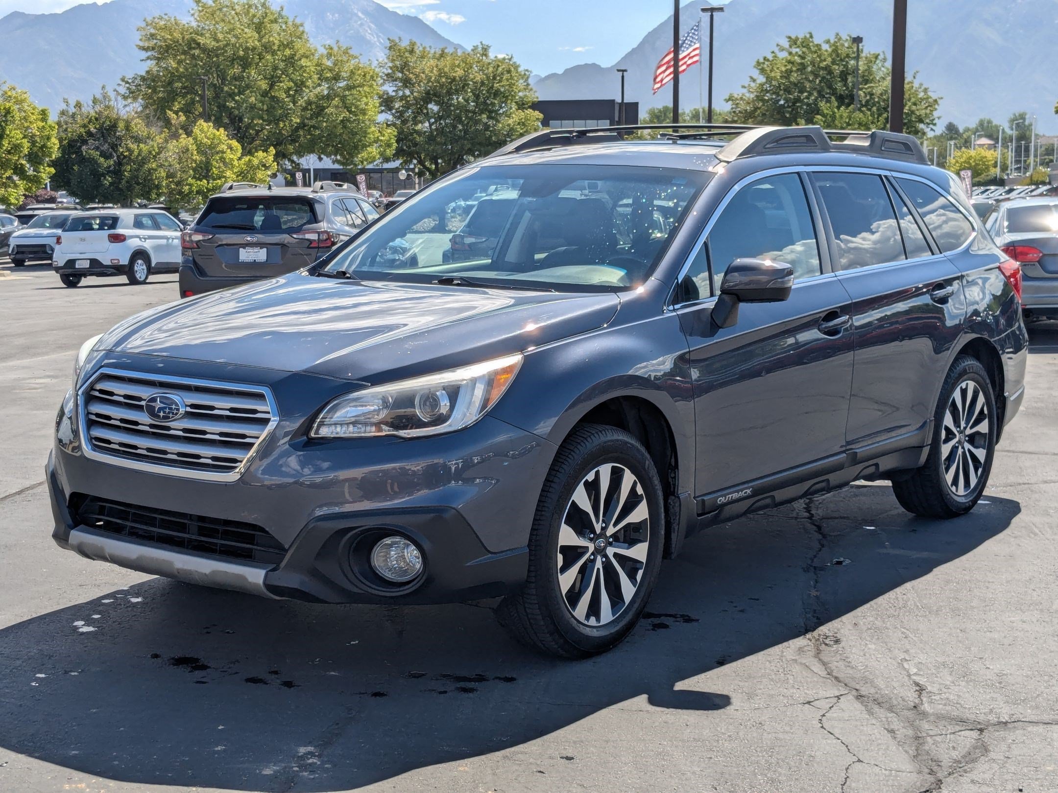 Used 2017 Carbide Gray Metallic Subaru Limited image 9
