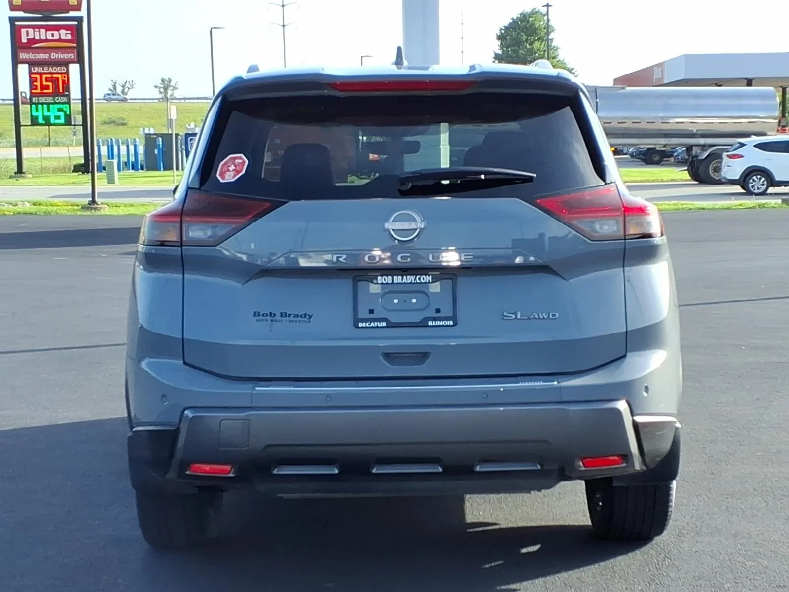 Used 2024 Boulder Gray Pearl Nissan SL image 13