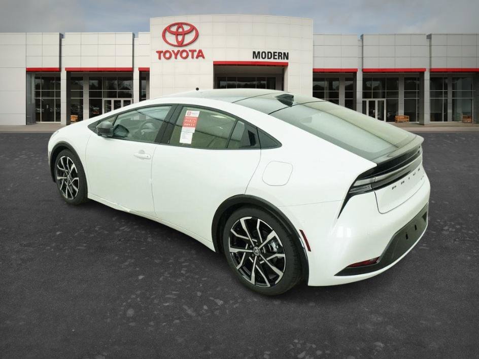 New 2026 Wind Chill Pearl Toyota XSE Premium image 18