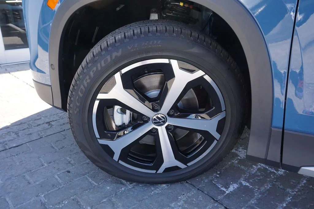 New 2026 Blue Volkswagen SE image 27