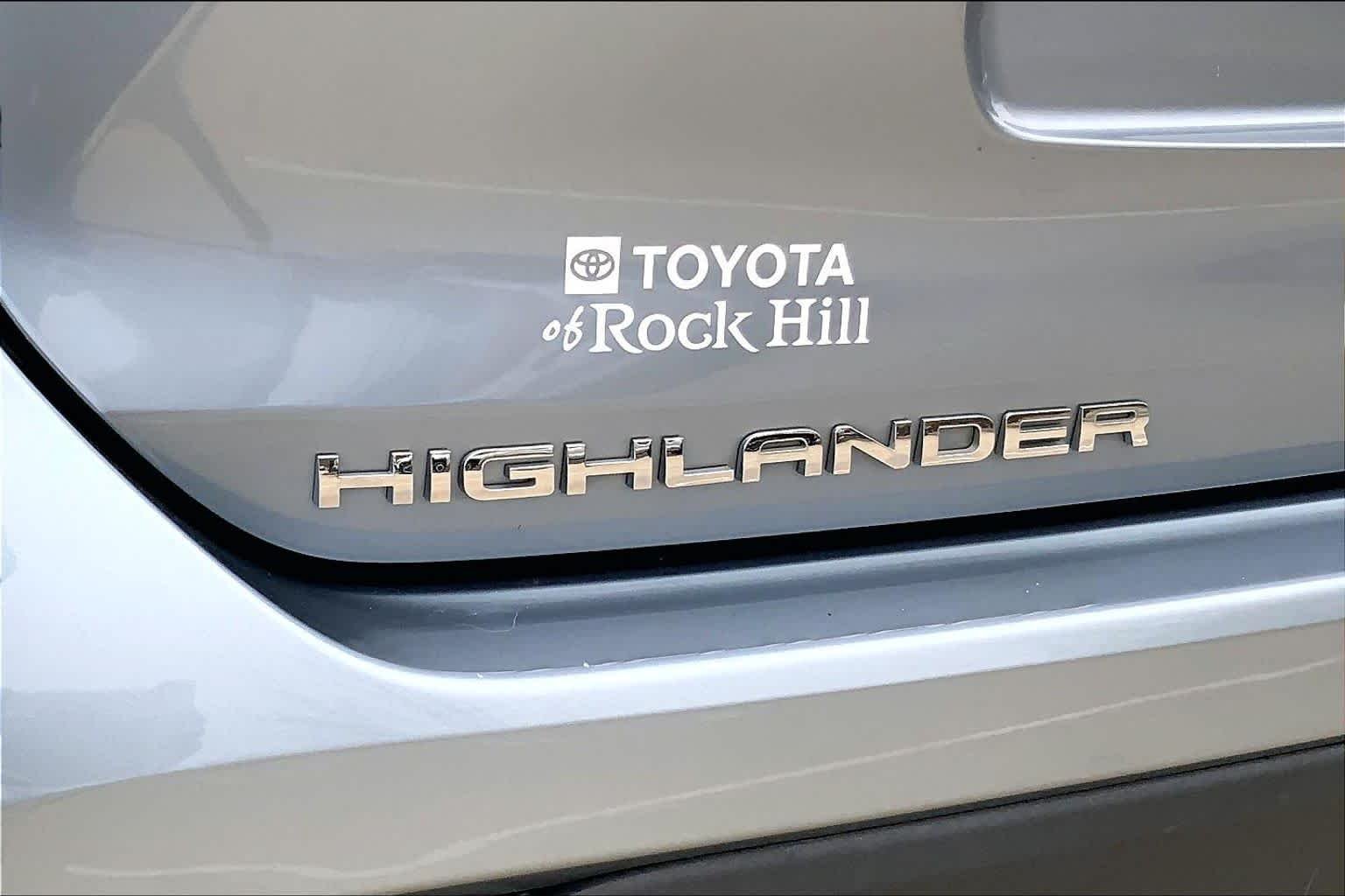 Used 2023 Moon Dust Toyota XLE image 33