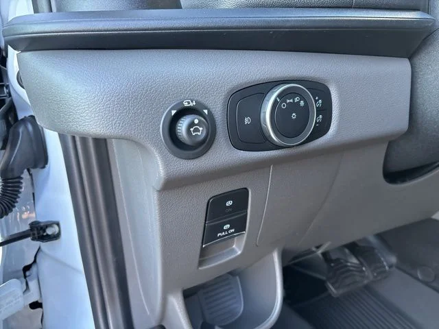New 2024 White Ford Medium Roof Pass. XLT AWD image 17