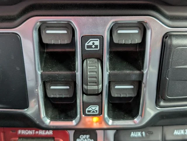 Used 2024 Black Clearcoat Jeep Rubicon image 17