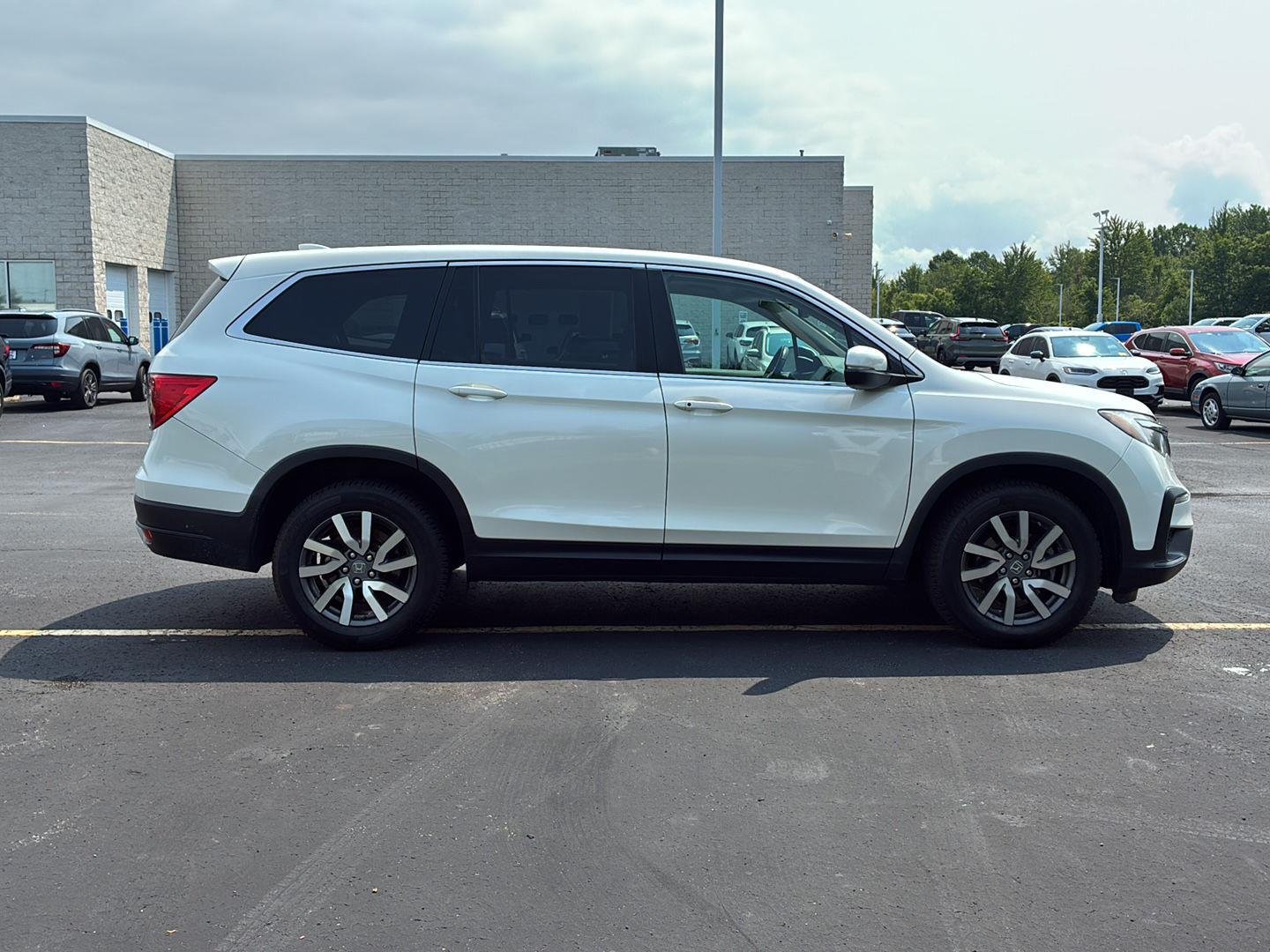 Used 2019 White Diamond Pearl Honda EX-L image 20