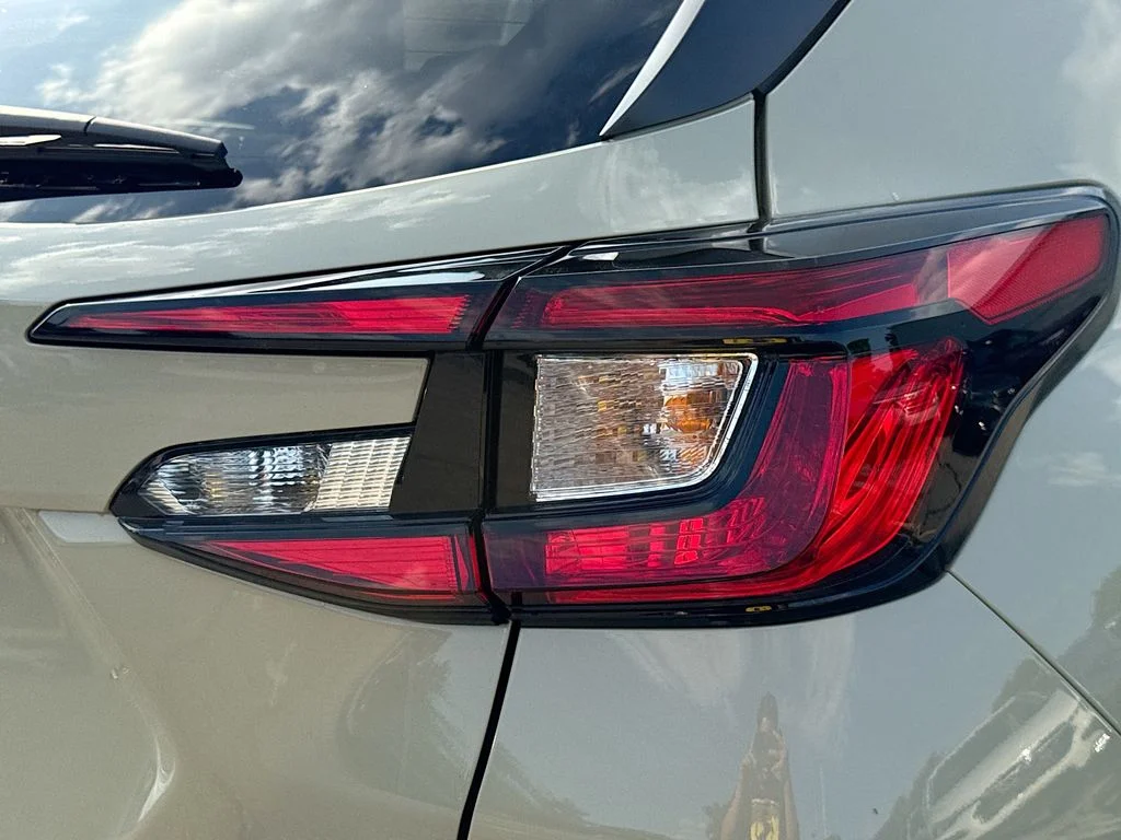 New 2026 SAND DUNE PEARL Subaru Limited Hybrid image 33