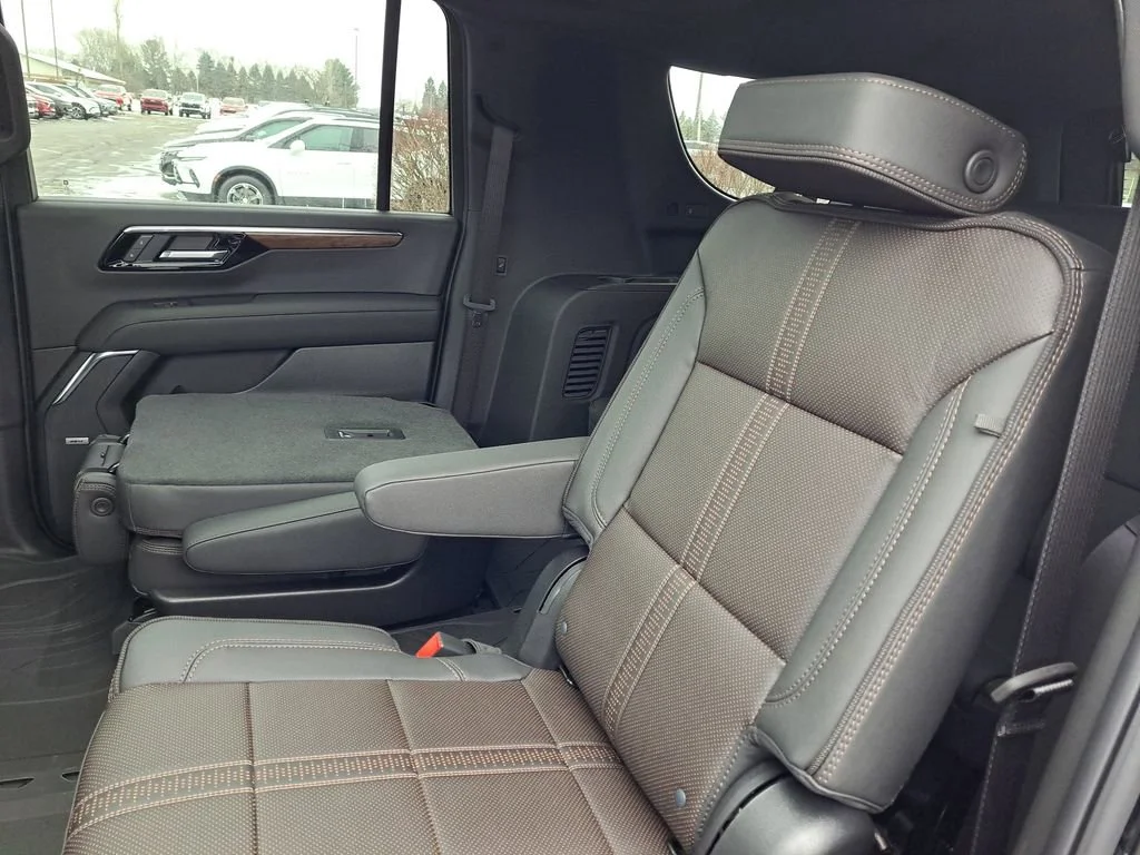 2026 Chevrolet Suburban High Country - Photo 22