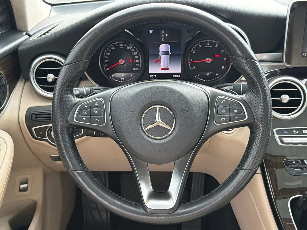 Used 2019  Mercedes-Benz GLC 300 image 24