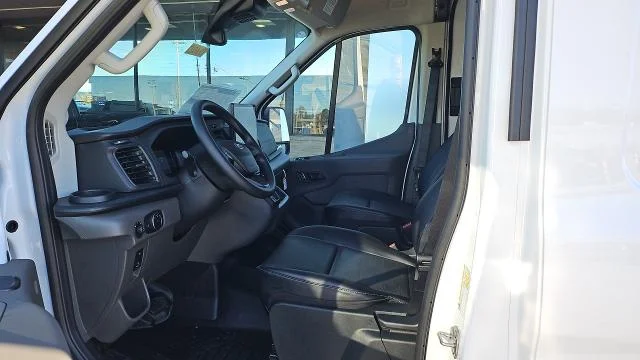 New 2026 Oxford White Ford 250 XL Medium Roof image 21