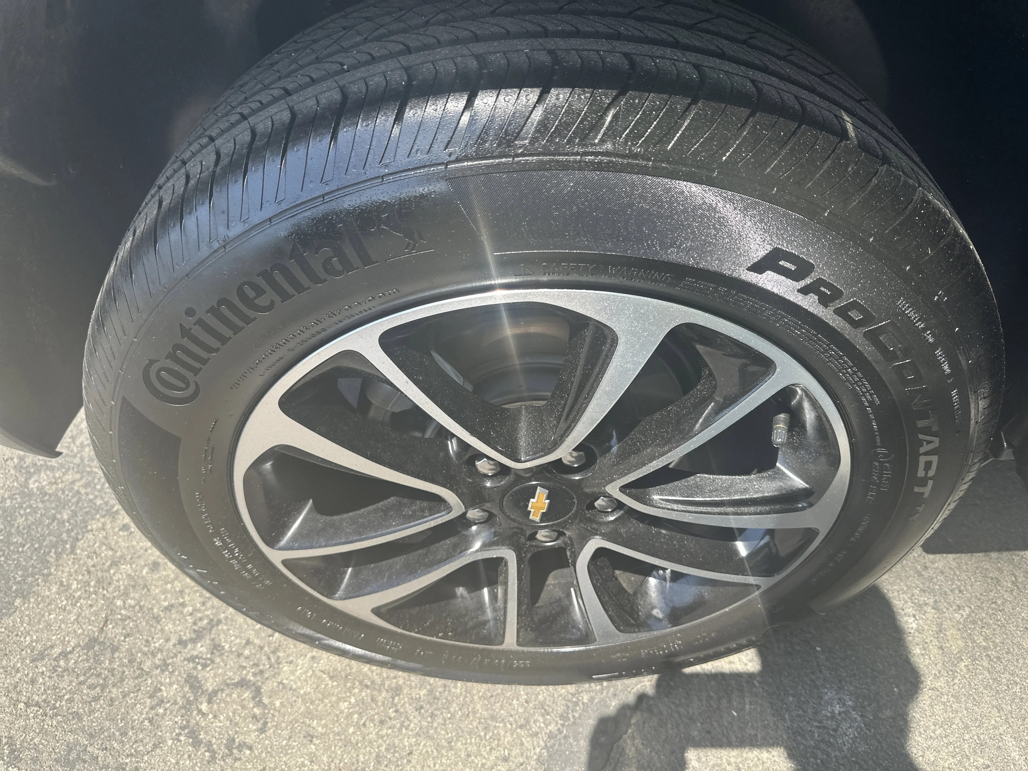 Used 2025 Sterling Gray Metallic Chevrolet LT image 28