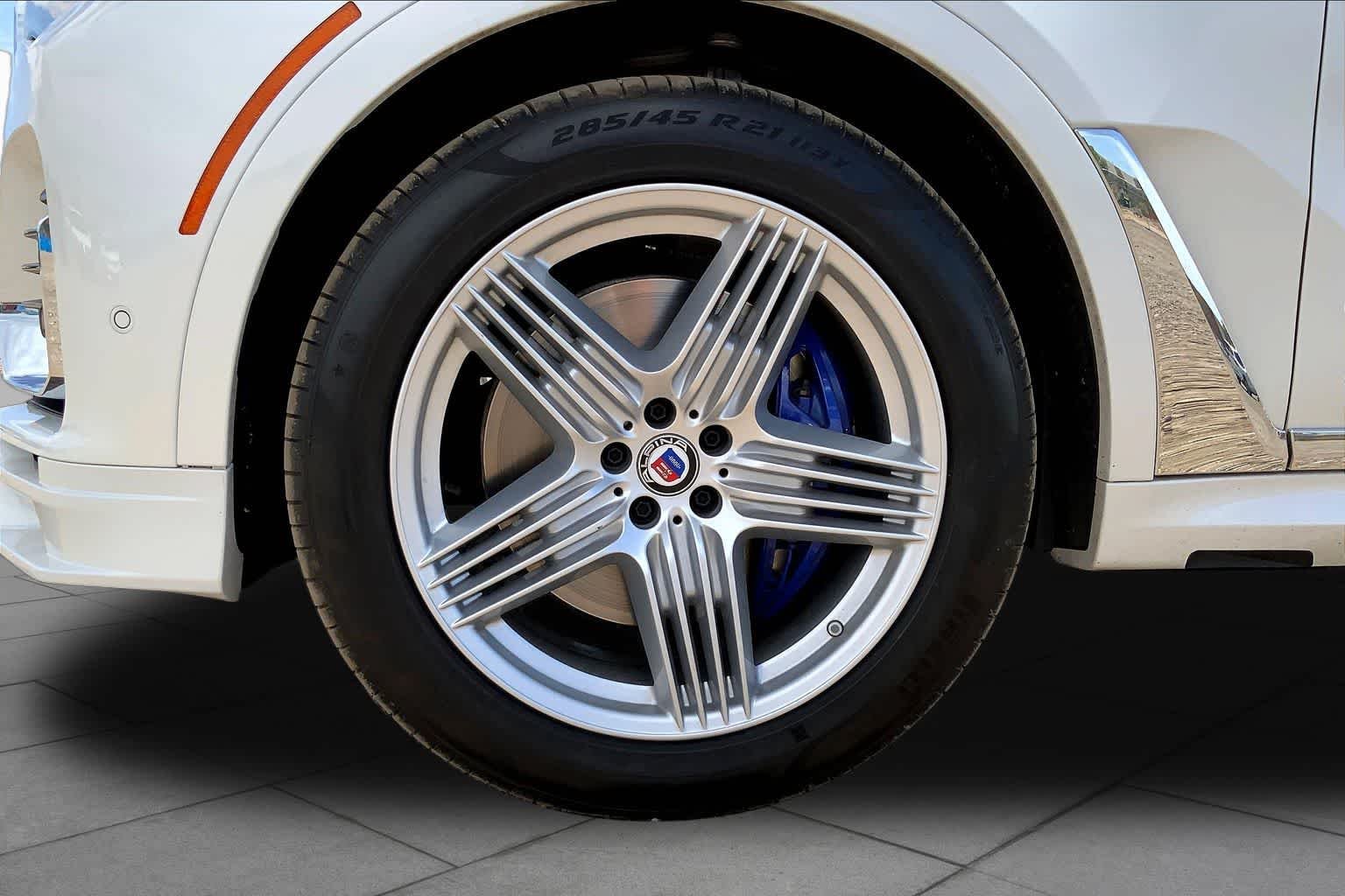 Used 2022 Mineral White Metallic BMW ALPINA XB7 image 10