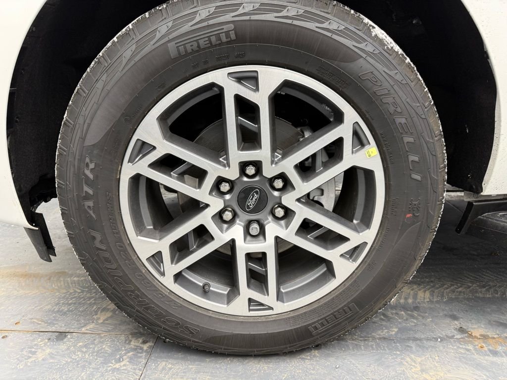 New 2026 Star White Metallic Tri-Coat Ford Active image 21