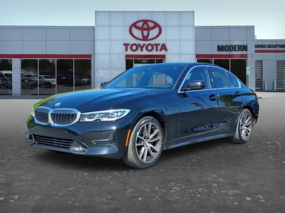 2022 BMW 3 Series 330i xDrive Sedan's photo