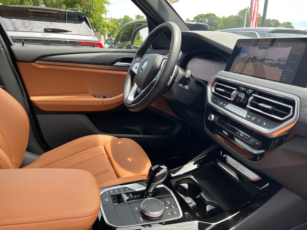 Used 2024 Gray BMW xDrive30i image 39