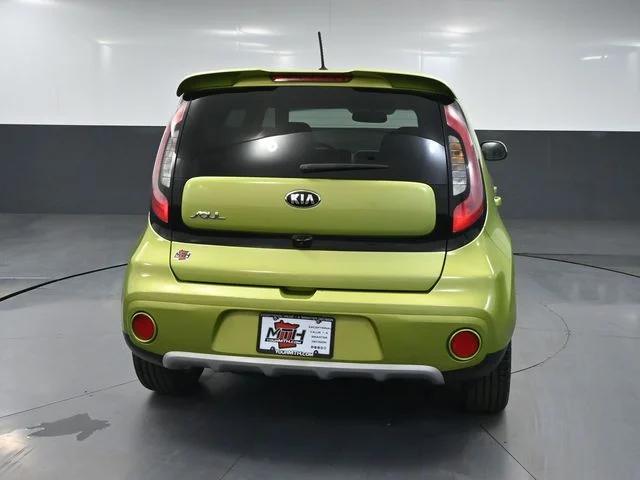 Used 2019 Green Kia Plus image 7