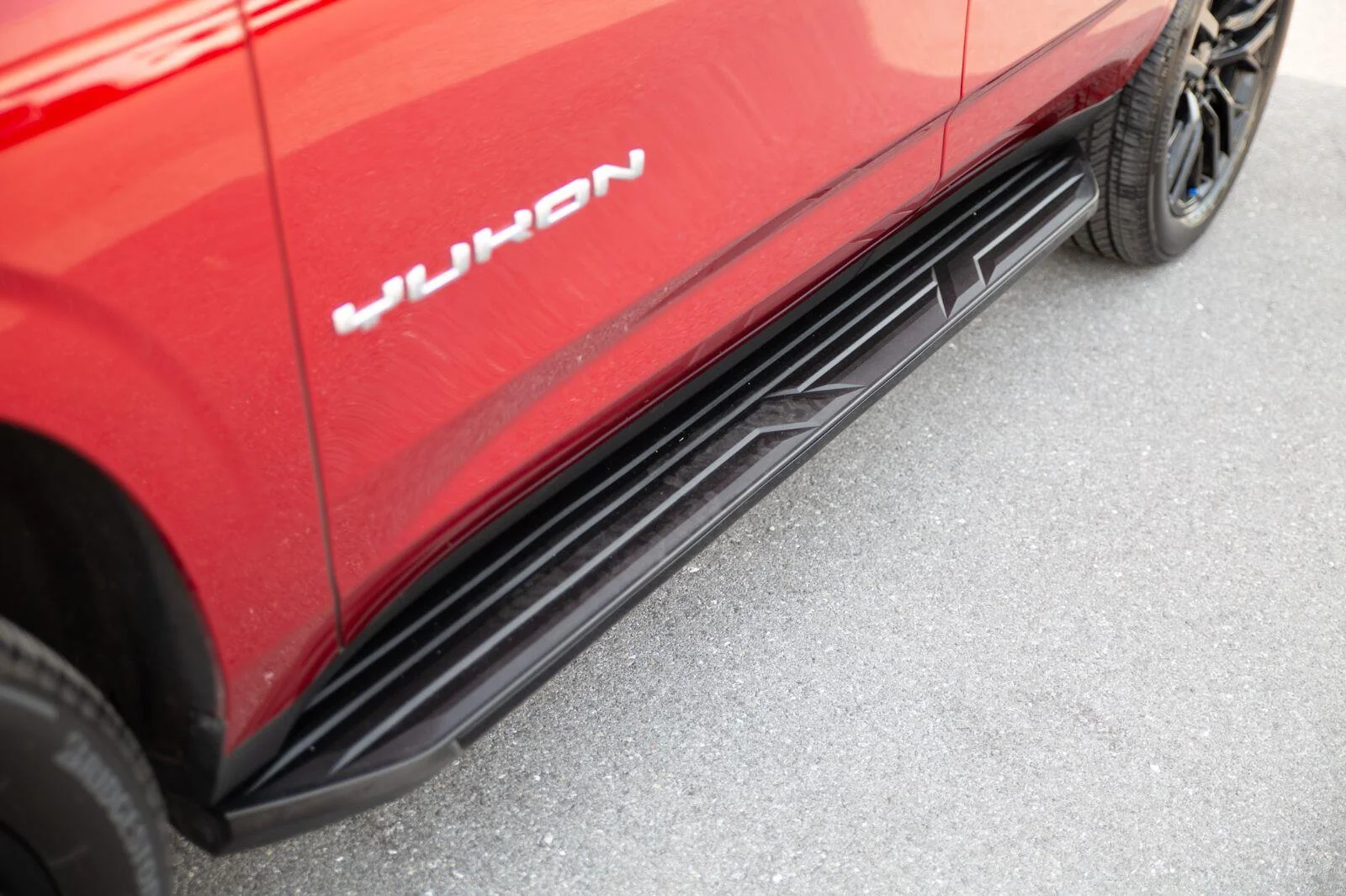 Used 2024 Volcanic Red Tintcoat GMC SLE image 10